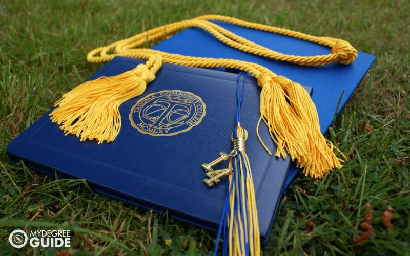 diplom na trávě