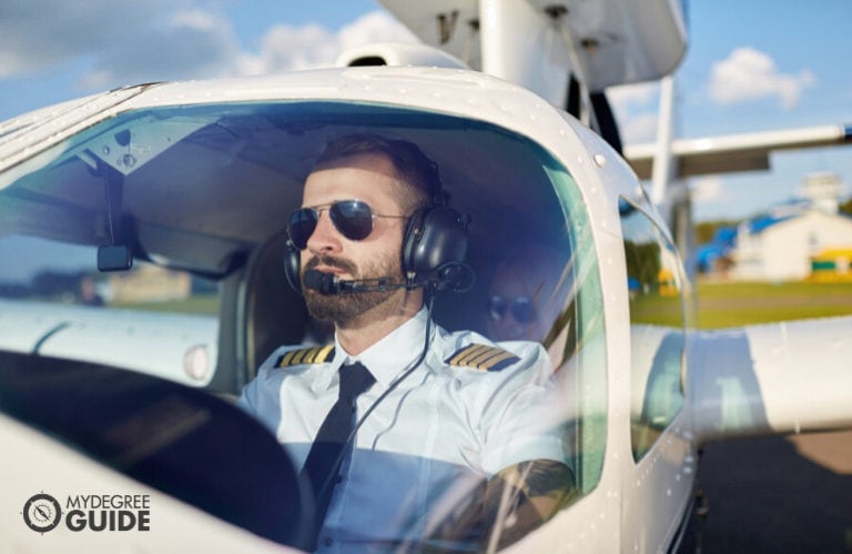 Common Degrees For Becoming A Pilot 768x499 